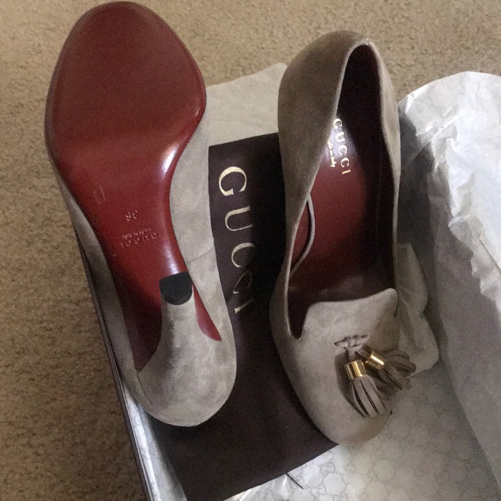 Gucci pumps